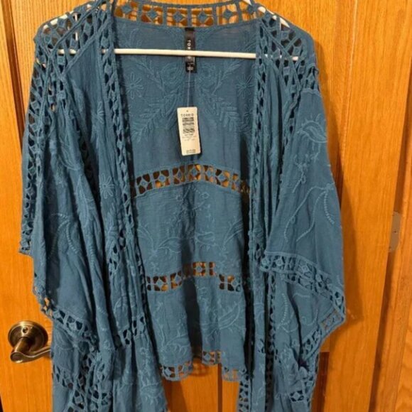 Tonal Embroidered Ruana - Picture 4 of 4